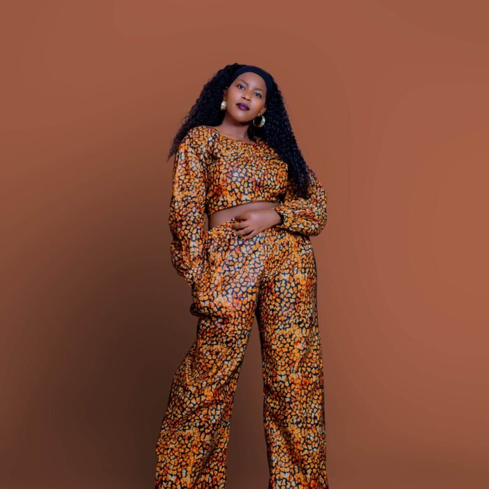 Bold Beauty, Timeless Charm